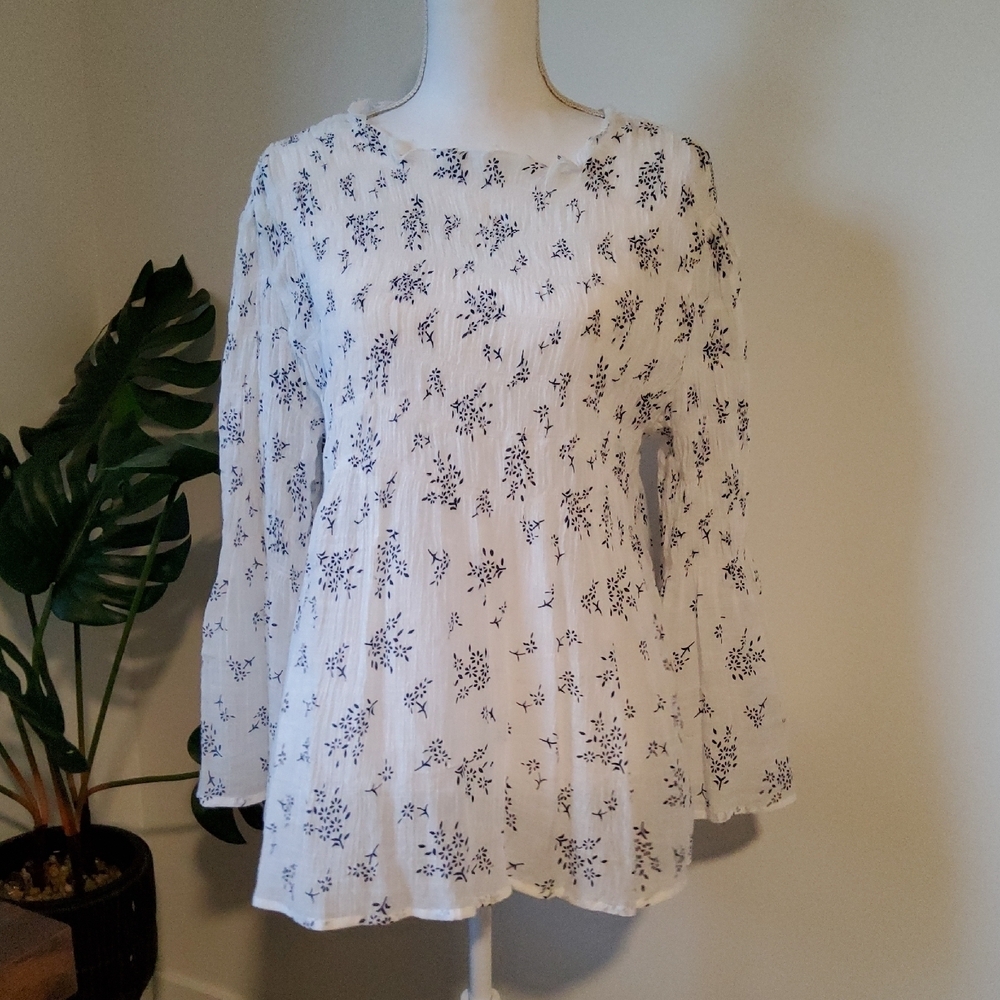 Adiva White and Blue Floral Blouse